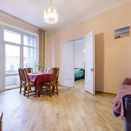 Apartment With Lovely View Kiev Bagian luar foto