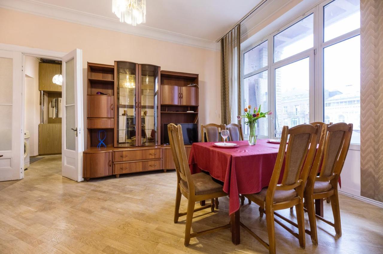 Apartment With Lovely View Kiev Bagian luar foto