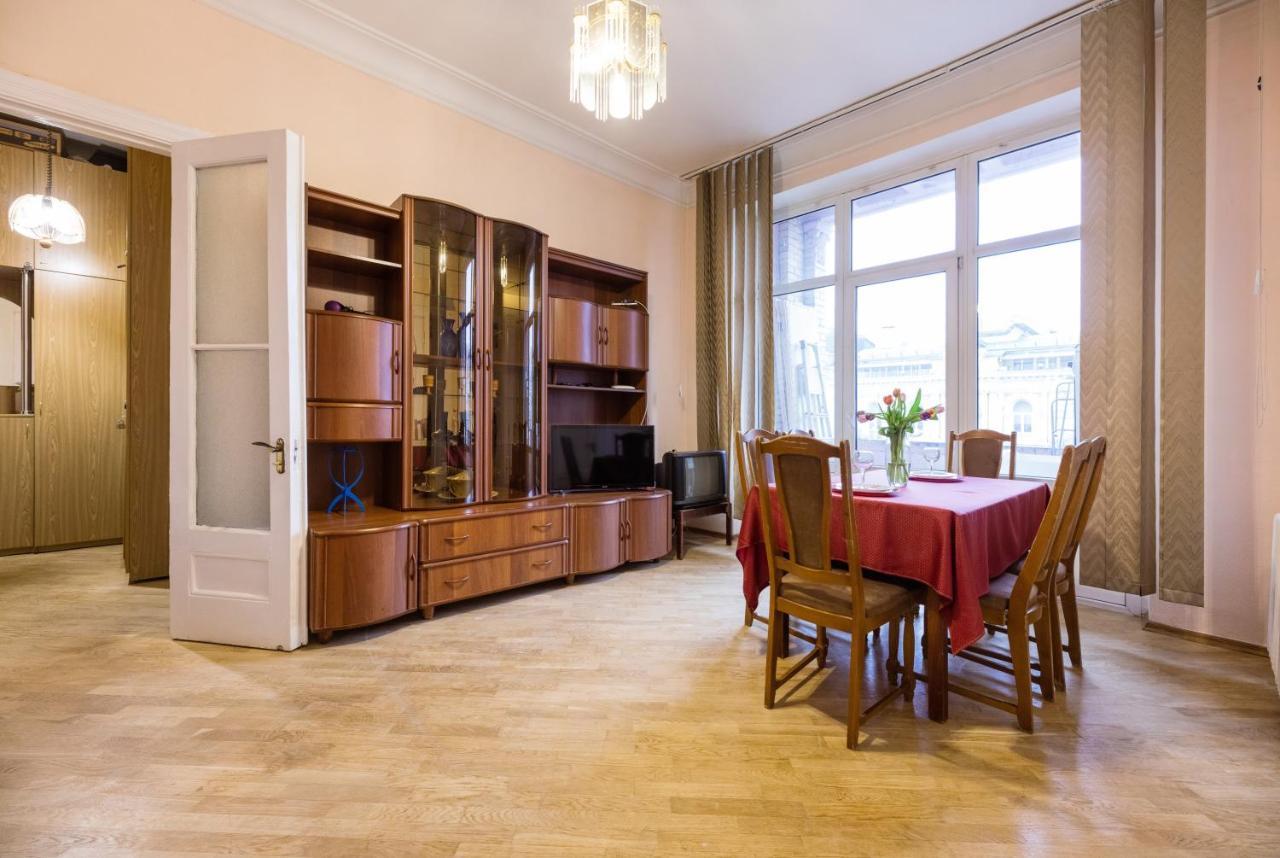 Apartment With Lovely View Kiev Bagian luar foto