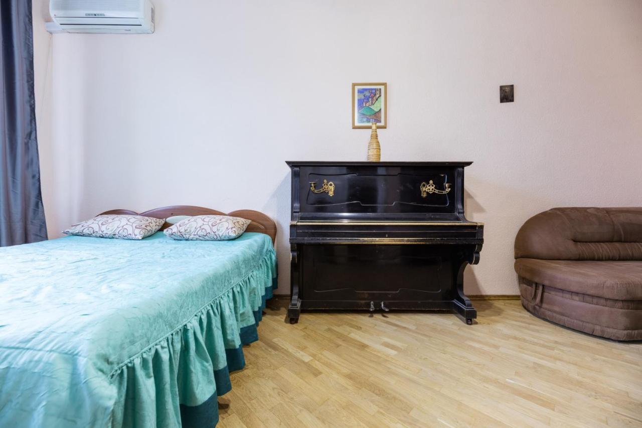 Apartment With Lovely View Kiev Bagian luar foto